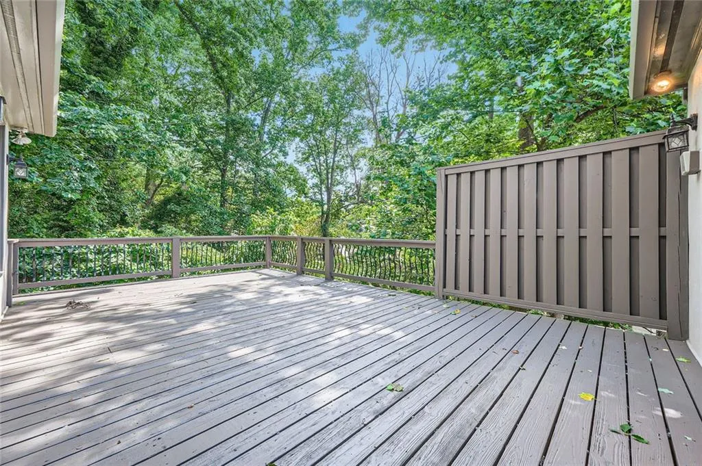 140 Grosvenor Place, Atlanta, Georgia 30328, 4 Bedrooms Bedrooms, ,3 BathroomsBathrooms,Residential,For Sale,140 Grosvenor Place,7608685