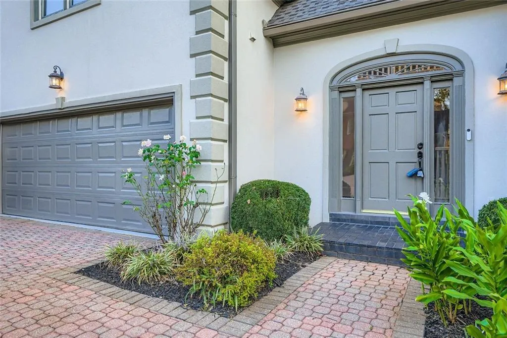140 Grosvenor Place, Atlanta, Georgia 30328, 4 Bedrooms Bedrooms, ,3 BathroomsBathrooms,Residential,For Sale,140 Grosvenor Place,7608685
