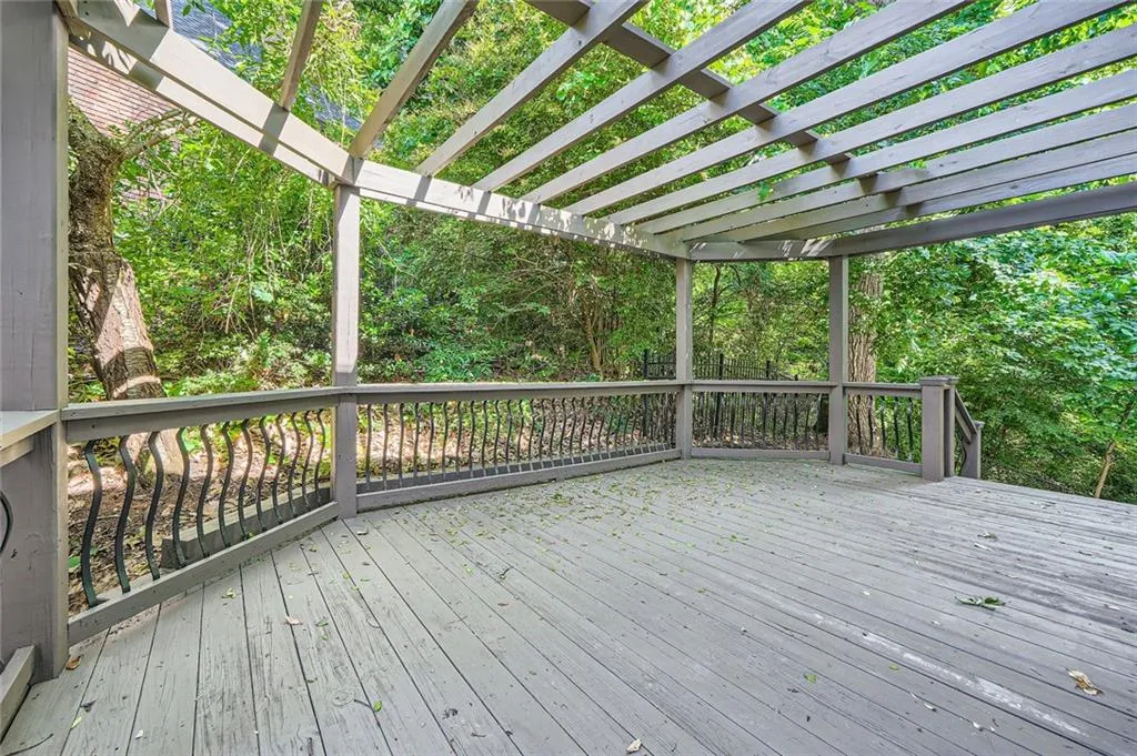 140 Grosvenor Place, Atlanta, Georgia 30328, 4 Bedrooms Bedrooms, ,3 BathroomsBathrooms,Residential,For Sale,140 Grosvenor Place,7608685
