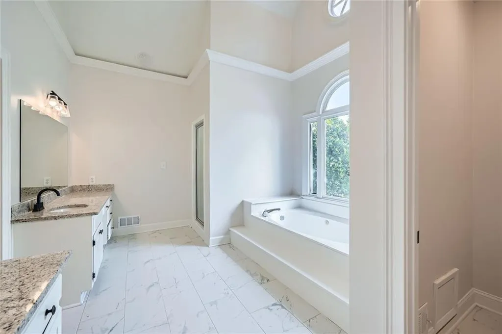 140 Grosvenor Place, Atlanta, Georgia 30328, 4 Bedrooms Bedrooms, ,3 BathroomsBathrooms,Residential,For Sale,140 Grosvenor Place,7608685