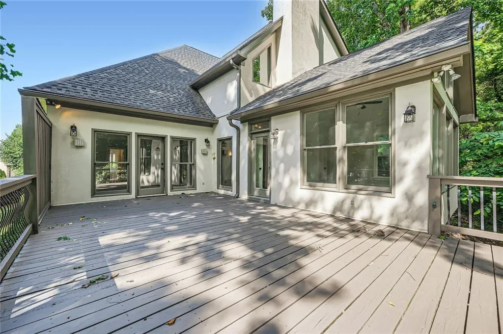 140 Grosvenor Place, Atlanta, Georgia 30328, 4 Bedrooms Bedrooms, ,3 BathroomsBathrooms,Residential,For Sale,140 Grosvenor Place,7608685