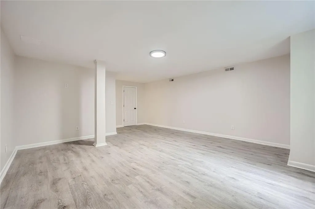 140 Grosvenor Place, Atlanta, Georgia 30328, 4 Bedrooms Bedrooms, ,3 BathroomsBathrooms,Residential,For Sale,140 Grosvenor Place,7608685