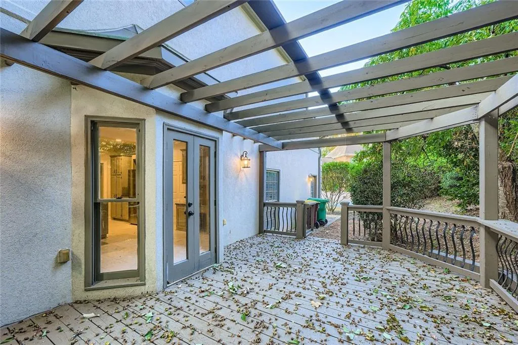 140 Grosvenor Place, Atlanta, Georgia 30328, 4 Bedrooms Bedrooms, ,3 BathroomsBathrooms,Residential,For Sale,140 Grosvenor Place,7608685