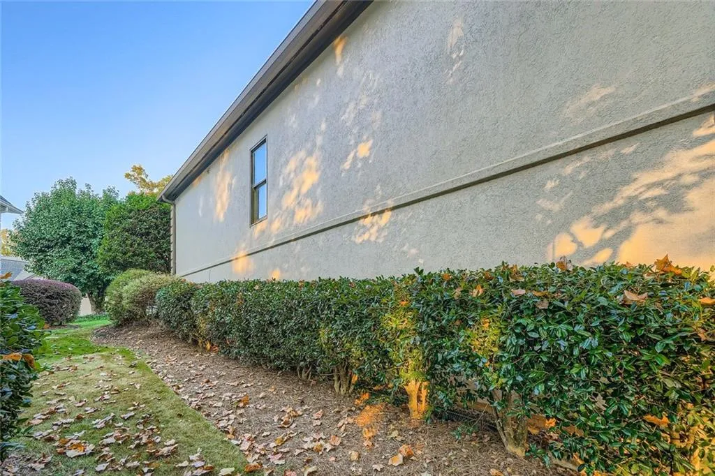 140 Grosvenor Place, Atlanta, Georgia 30328, 4 Bedrooms Bedrooms, ,3 BathroomsBathrooms,Residential,For Sale,140 Grosvenor Place,7608685
