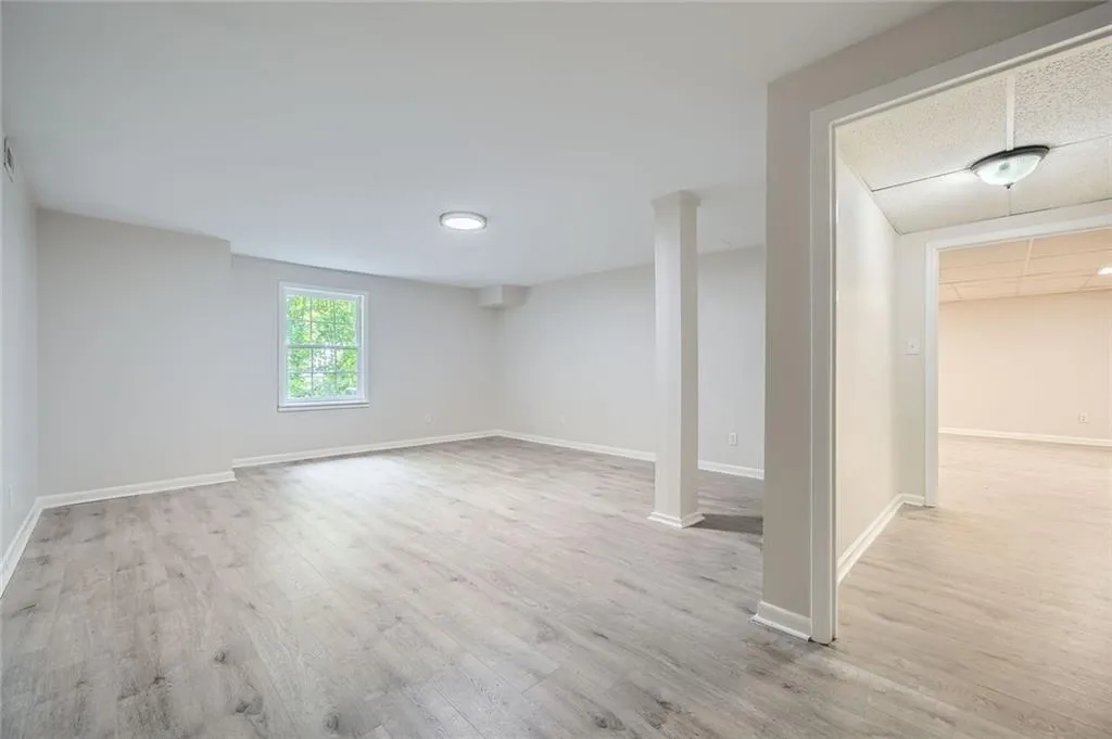 140 Grosvenor Place, Atlanta, Georgia 30328, 4 Bedrooms Bedrooms, ,3 BathroomsBathrooms,Residential,For Sale,140 Grosvenor Place,7608685