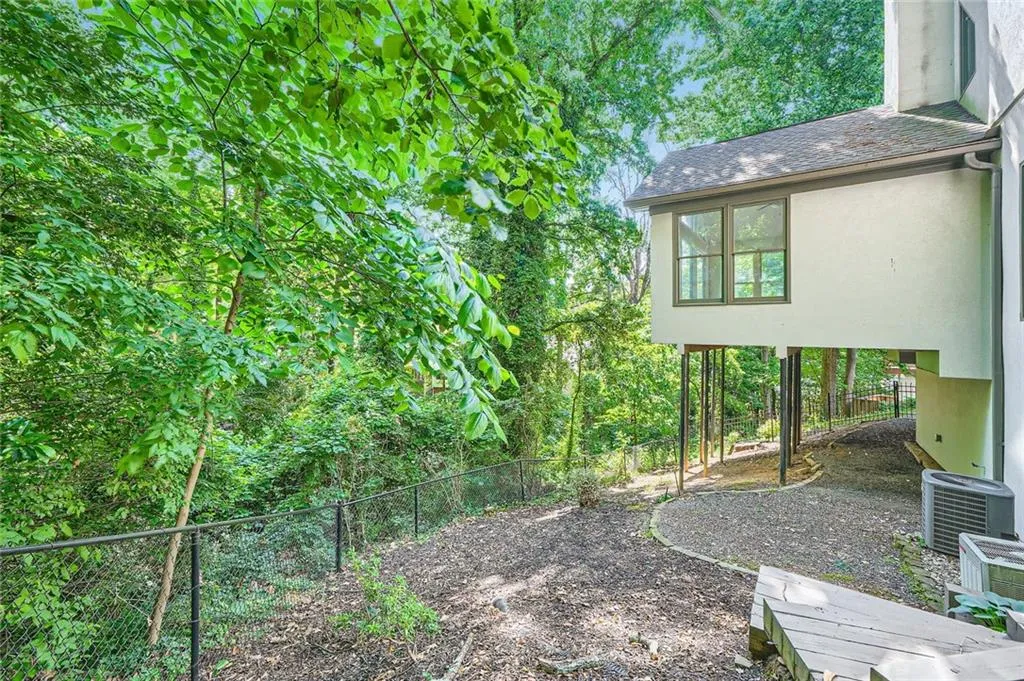 140 Grosvenor Place, Atlanta, Georgia 30328, 4 Bedrooms Bedrooms, ,3 BathroomsBathrooms,Residential,For Sale,140 Grosvenor Place,7608685