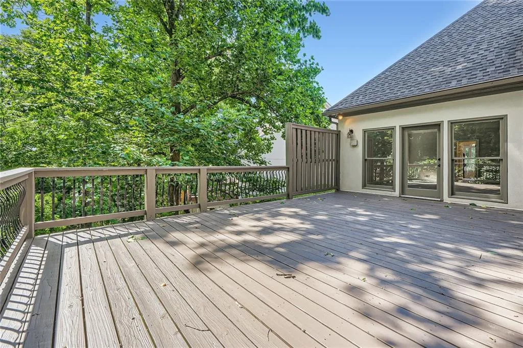 140 Grosvenor Place, Atlanta, Georgia 30328, 4 Bedrooms Bedrooms, ,3 BathroomsBathrooms,Residential,For Sale,140 Grosvenor Place,7608685