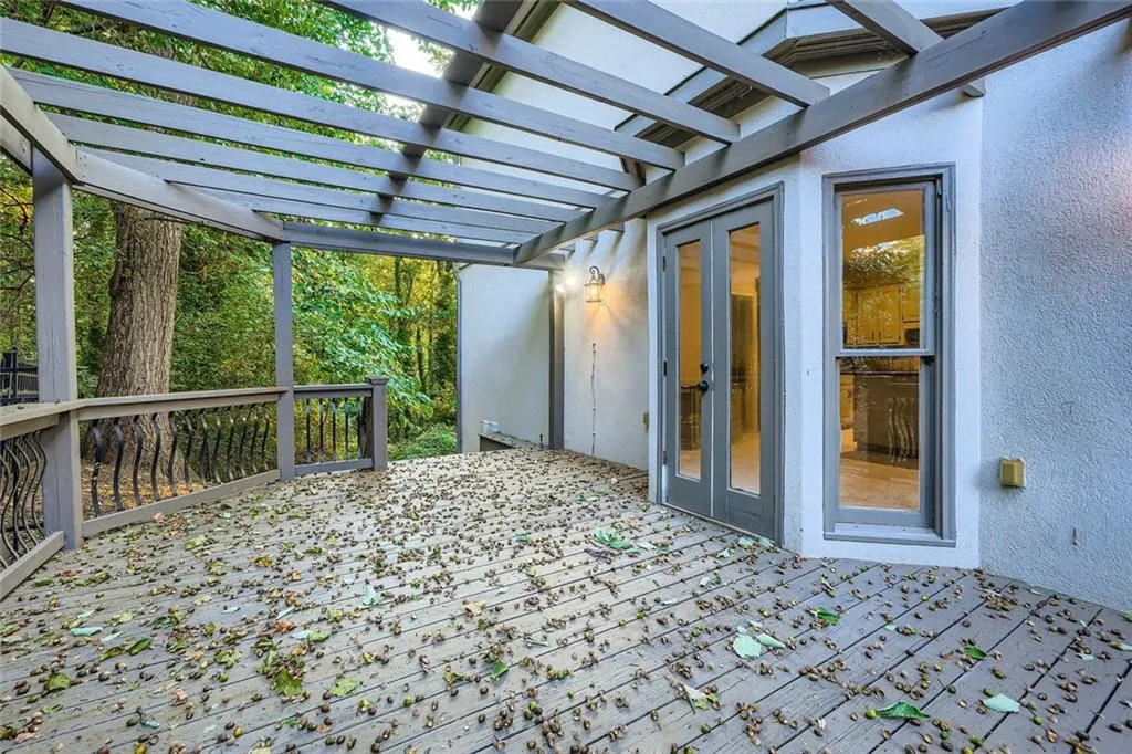 140 Grosvenor Place, Atlanta, Georgia 30328, 4 Bedrooms Bedrooms, ,3 BathroomsBathrooms,Residential,For Sale,140 Grosvenor Place,7608685