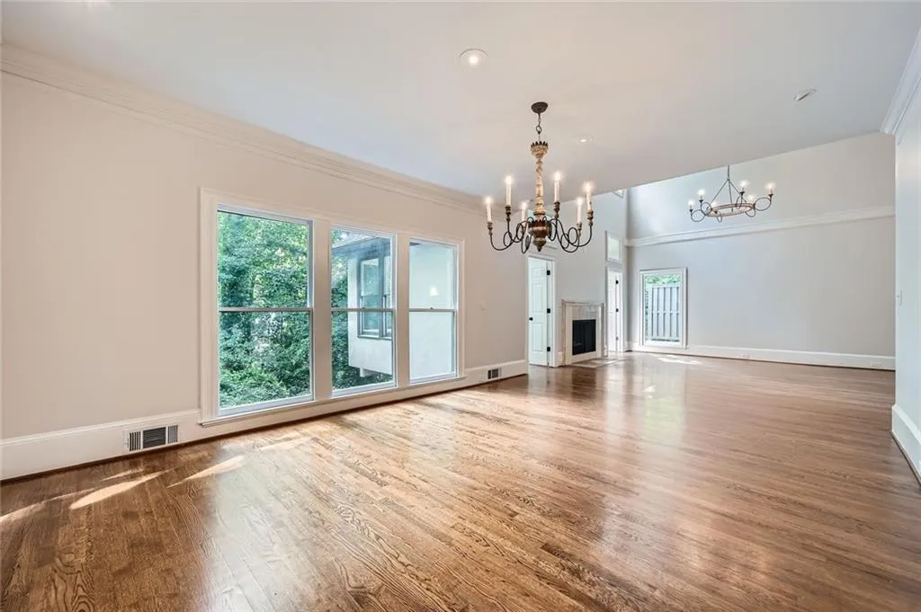 140 Grosvenor Place, Atlanta, Georgia 30328, 4 Bedrooms Bedrooms, ,3 BathroomsBathrooms,Residential,For Sale,140 Grosvenor Place,7608685