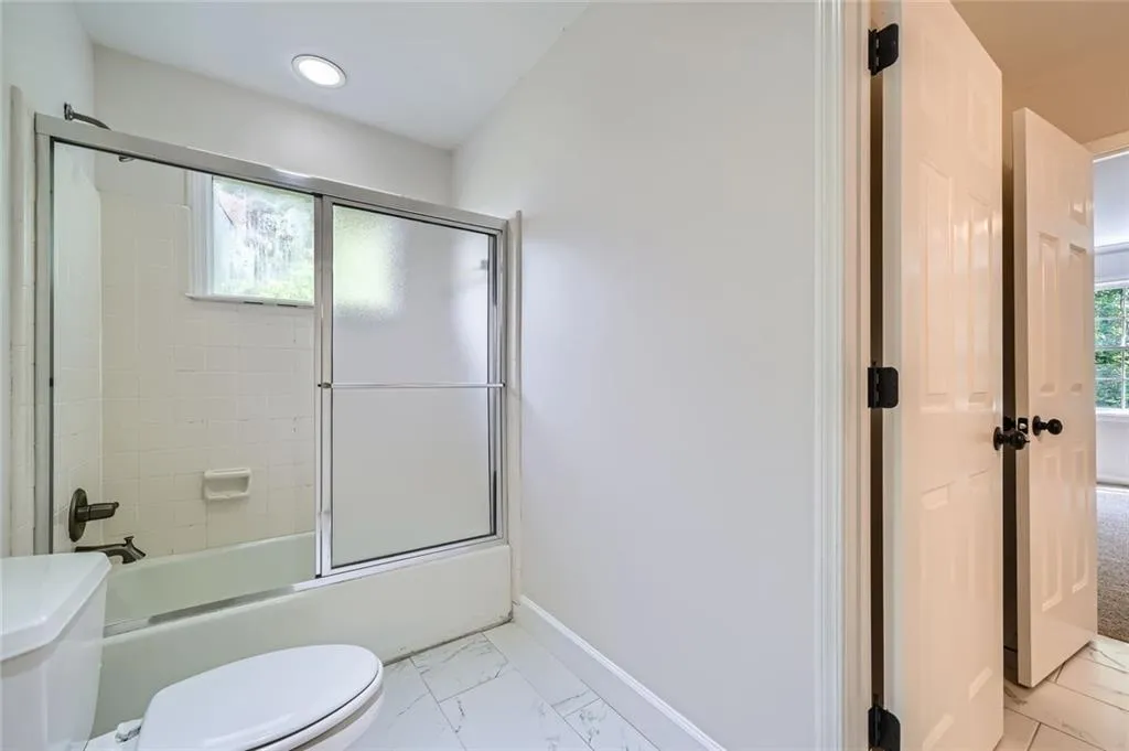 140 Grosvenor Place, Atlanta, Georgia 30328, 4 Bedrooms Bedrooms, ,3 BathroomsBathrooms,Residential,For Sale,140 Grosvenor Place,7608685