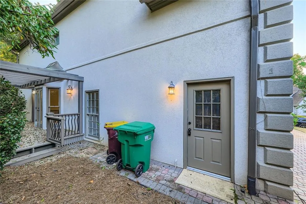 140 Grosvenor Place, Atlanta, Georgia 30328, 4 Bedrooms Bedrooms, ,3 BathroomsBathrooms,Residential,For Sale,140 Grosvenor Place,7608685