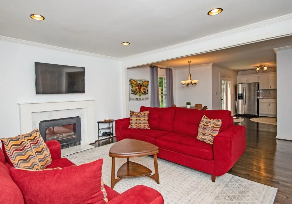 9005 Carroll Manor Drive, Sandy Springs, Georgia 30350, 2 Bedrooms Bedrooms, ,2 BathroomsBathrooms,Residential,Sold,9005 Carroll Manor Drive,6925915