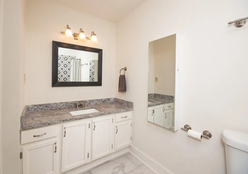 9005 Carroll Manor Drive, Sandy Springs, Georgia 30350, 2 Bedrooms Bedrooms, ,2 BathroomsBathrooms,Residential,Sold,9005 Carroll Manor Drive,6925915