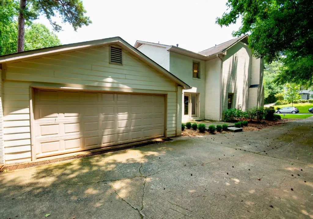 9005 Carroll Manor Drive, Sandy Springs, Georgia 30350, 2 Bedrooms Bedrooms, ,2 BathroomsBathrooms,Residential,Sold,9005 Carroll Manor Drive,6925915
