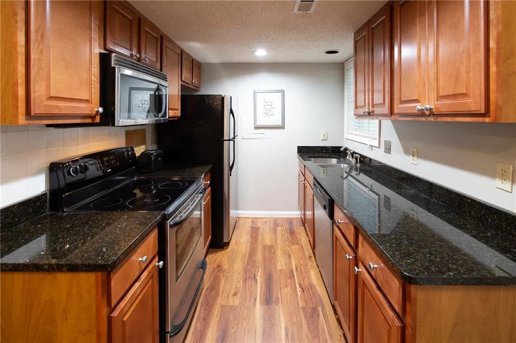 6900 Roswell Road Unit C7, Atlanta, Georgia 30328, 2 Bedrooms Bedrooms, ,2 BathroomsBathrooms,Residential,Sold,6900 Roswell Road Unit C7,6800767