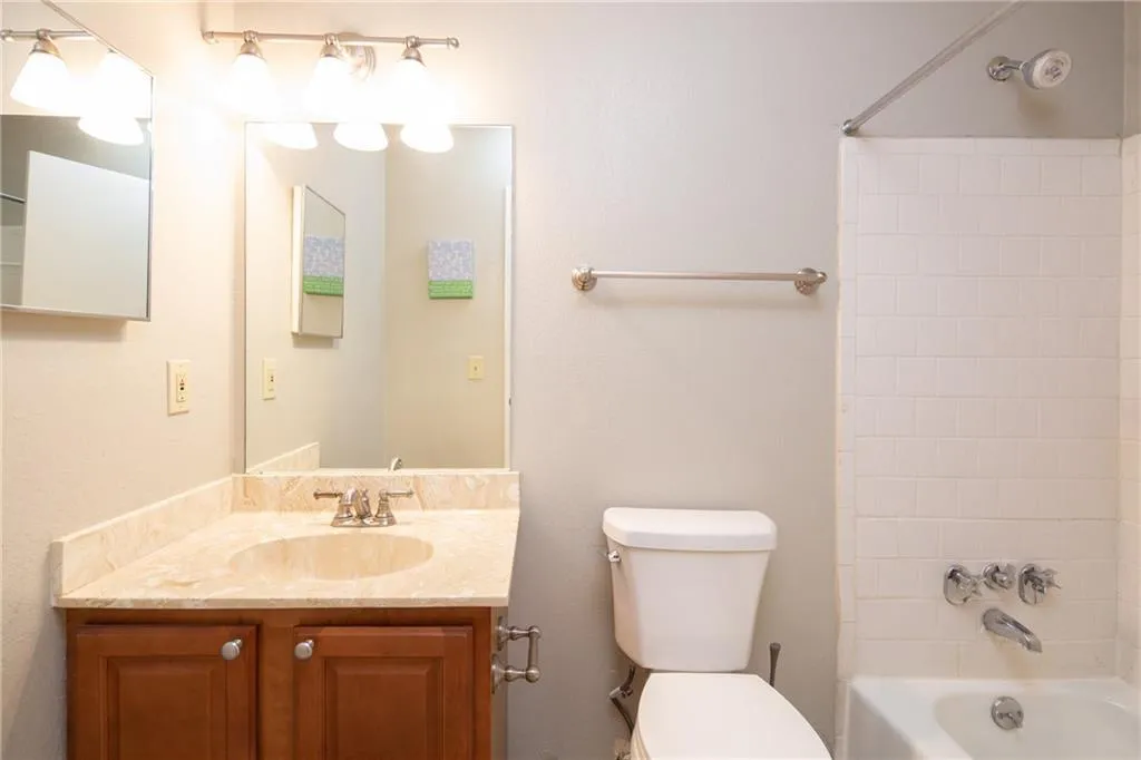 6900 Roswell Road Unit C7, Atlanta, Georgia 30328, 2 Bedrooms Bedrooms, ,2 BathroomsBathrooms,Residential,Sold,6900 Roswell Road Unit C7,6800767