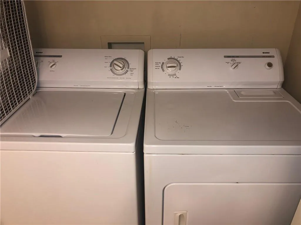 6900 Roswell Road Unit C7, Atlanta, Georgia 30328, 2 Bedrooms Bedrooms, ,2 BathroomsBathrooms,Residential,Sold,6900 Roswell Road Unit C7,6800767