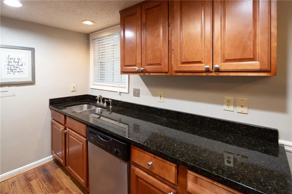 6900 Roswell Road Unit C7, Atlanta, Georgia 30328, 2 Bedrooms Bedrooms, ,2 BathroomsBathrooms,Residential,Sold,6900 Roswell Road Unit C7,6800767