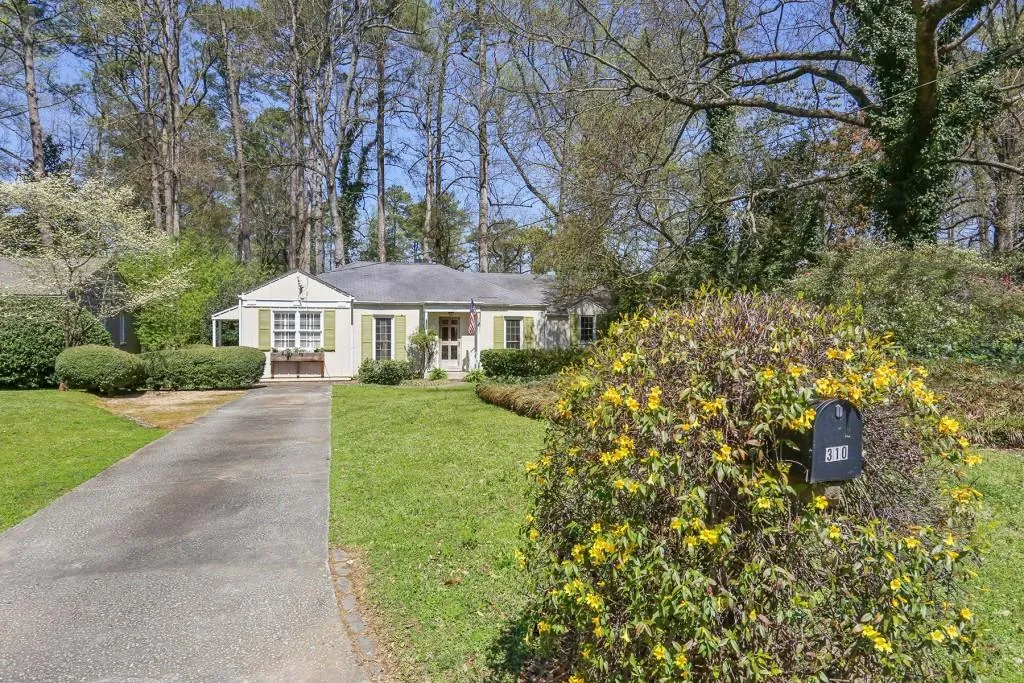 310 Meadowbrook Drive, Atlanta, Georgia 30342, 3 Bedrooms Bedrooms, ,2 BathroomsBathrooms,Residential,Sold,310 Meadowbrook Drive,6526339