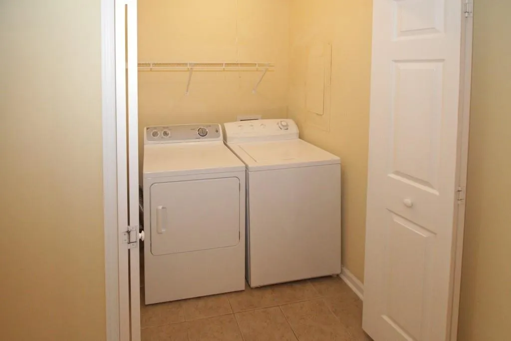 1603 Brighton Point, Atlanta, Georgia 30328, 2 Bedrooms Bedrooms, ,2 BathroomsBathrooms,Residential,Sold,1603 Brighton Point,5986335