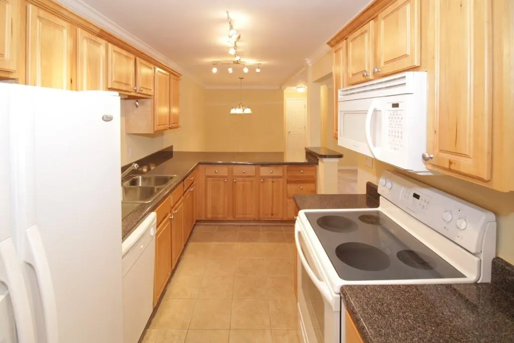 1603 Brighton Point, Atlanta, Georgia 30328, 2 Bedrooms Bedrooms, ,2 BathroomsBathrooms,Residential,Sold,1603 Brighton Point,5986335
