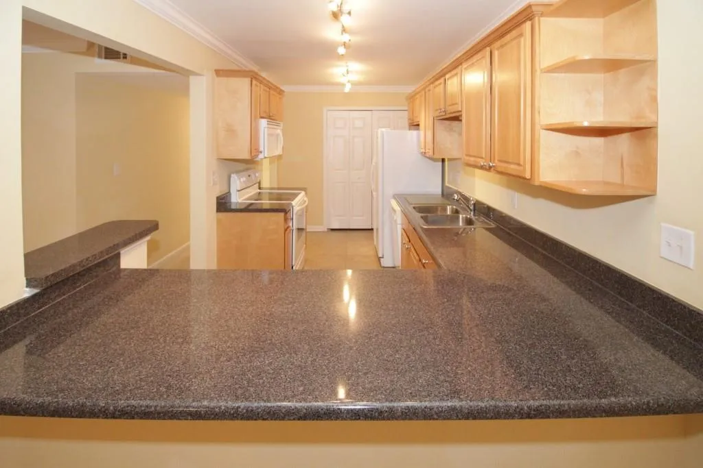 1603 Brighton Point, Atlanta, Georgia 30328, 2 Bedrooms Bedrooms, ,2 BathroomsBathrooms,Residential,Sold,1603 Brighton Point,5986335