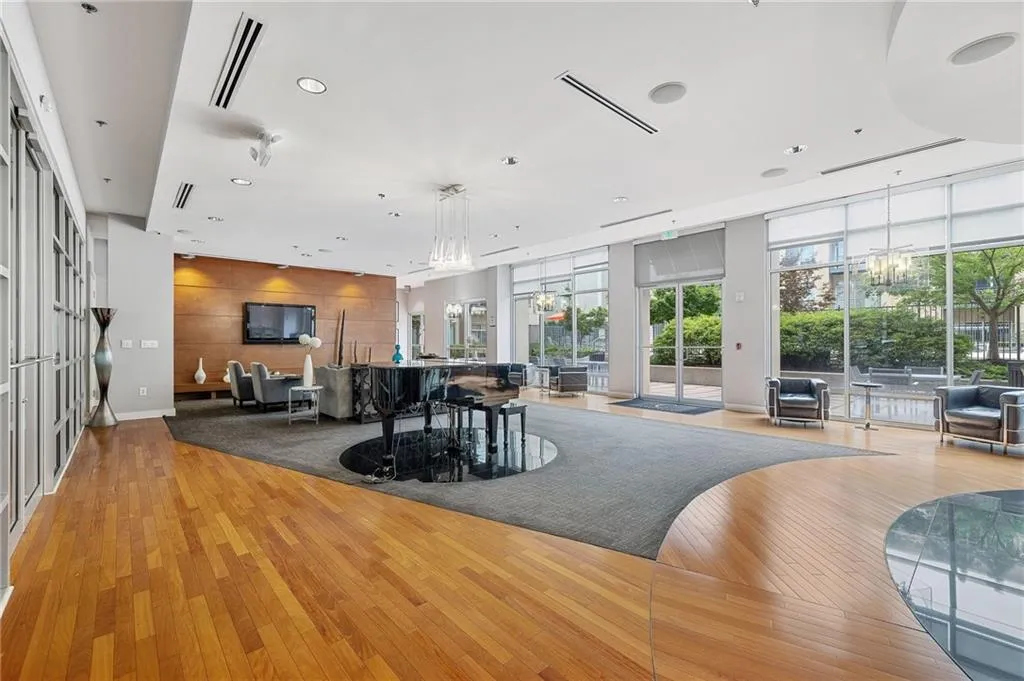 711 Cosmopolitan Drive Ne Unit 300, Atlanta, Georgia 30324, 2 Bedrooms Bedrooms, ,2 BathroomsBathrooms,Residential,For Sale,711 Cosmopolitan Drive Ne Unit 300,7592285