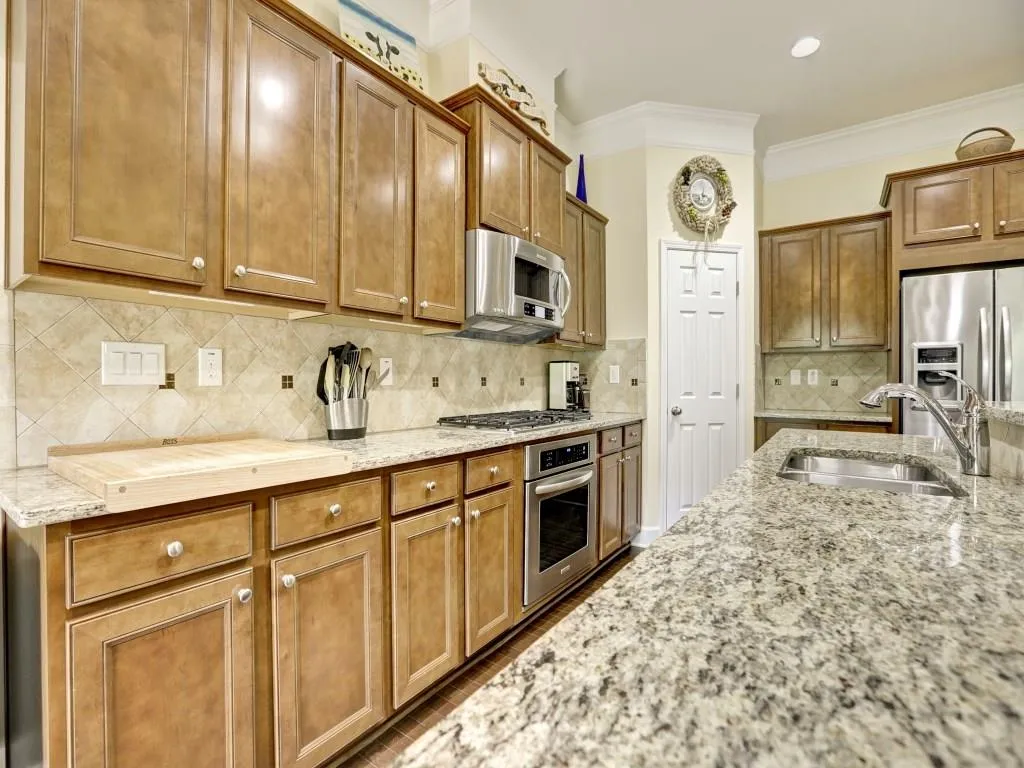 5574 High Point Road, Sandy Springs, Georgia 30342, 3 Bedrooms Bedrooms, ,3 BathroomsBathrooms,Residential,Sold,5574 High Point Road,5712957