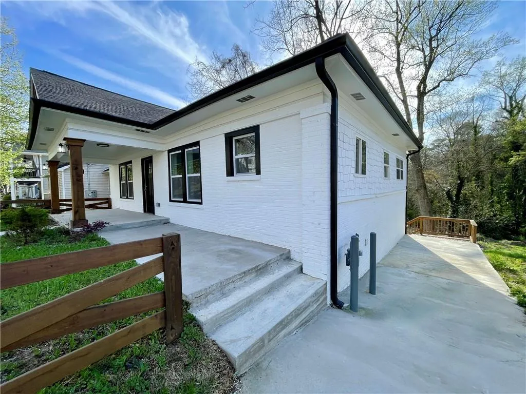 438 Holly Street Nw, Atlanta, Georgia 30318, 3 Bedrooms Bedrooms, ,2 BathroomsBathrooms,Residential,For Sale,438 Holly Street Nw,7551451