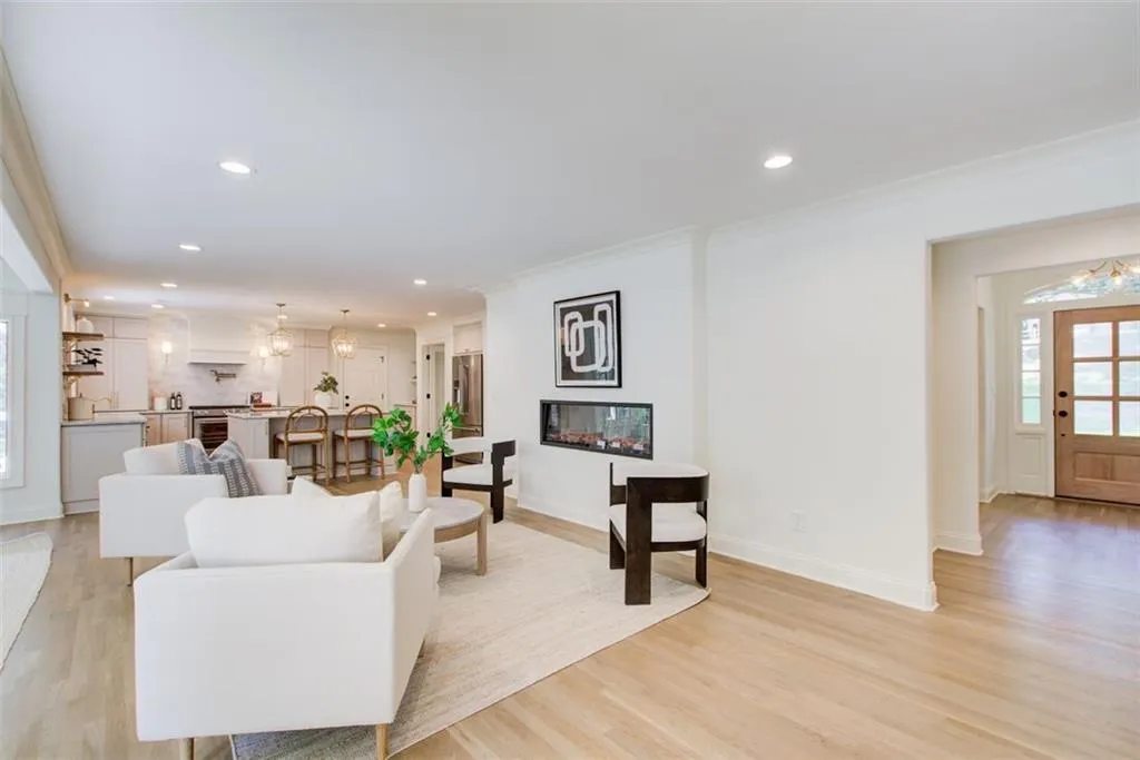 Warm and inviting home with great open floor plan