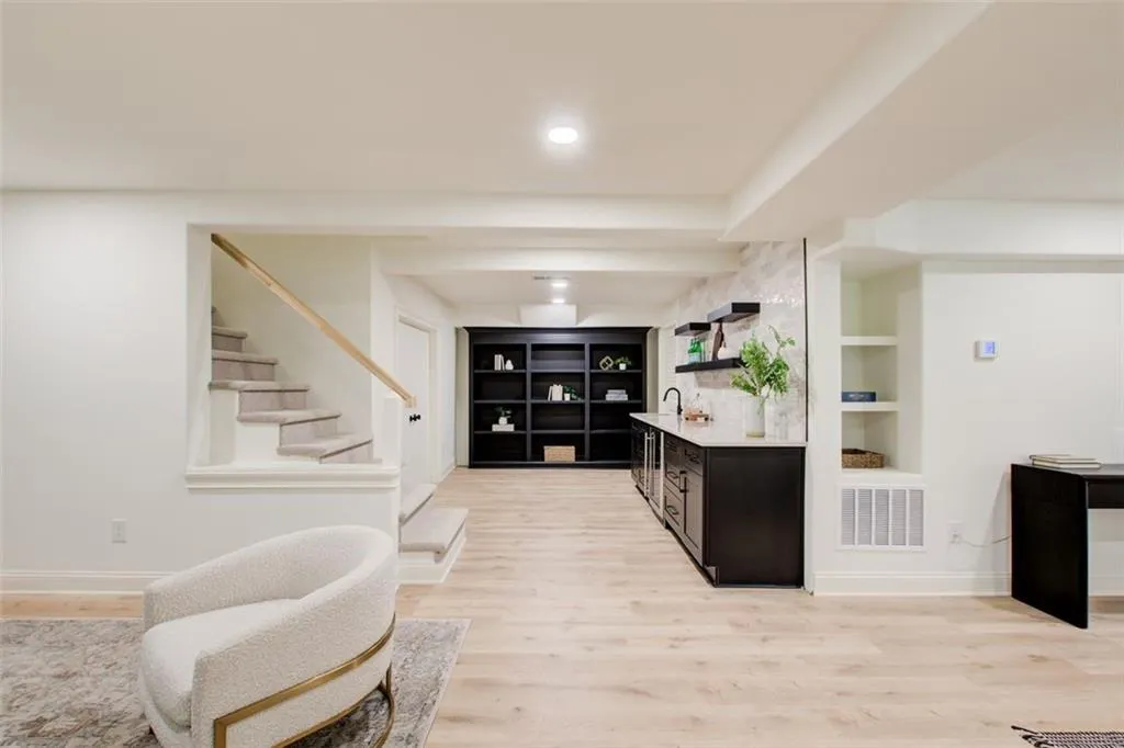 Open floor plan in the terrace level