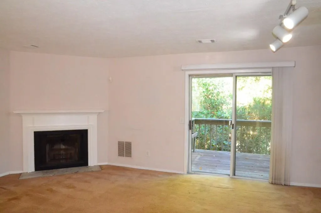 1808 Queen Anne Court Unit 0, Sandy Springs, Georgia 30350, 2 Bedrooms Bedrooms, ,2 BathroomsBathrooms,Residential,Sold,1808 Queen Anne Court Unit 0,5608463