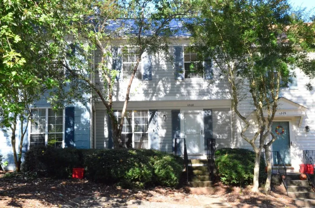 1808 Queen Anne Court Unit 0, Sandy Springs, Georgia 30350, 2 Bedrooms Bedrooms, ,2 BathroomsBathrooms,Residential,Sold,1808 Queen Anne Court Unit 0,5608463