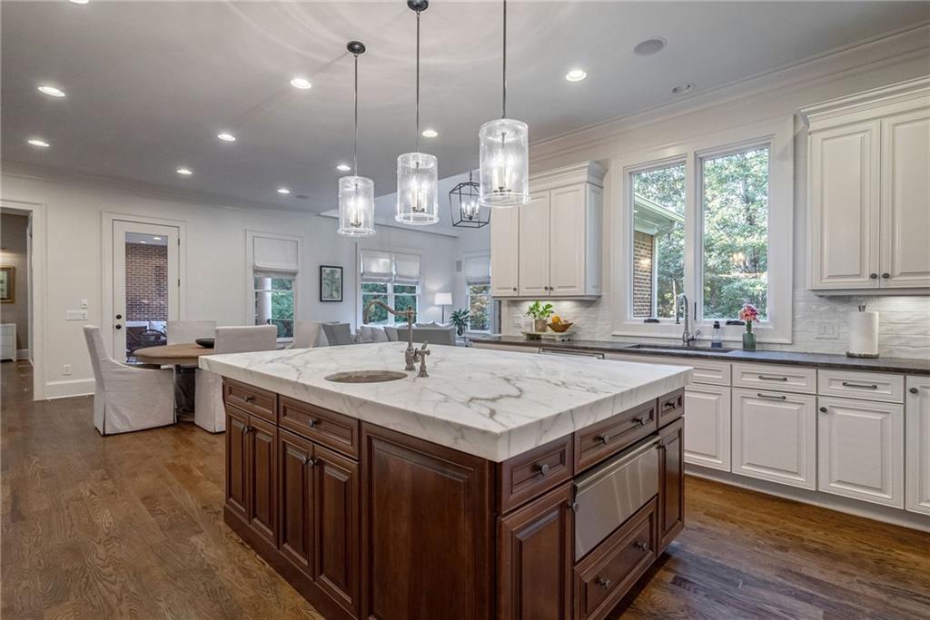 8186 Hewlett Road, Atlanta, Georgia 30350, 6 Bedrooms Bedrooms, ,6 BathroomsBathrooms,Residential,Sold,8186 Hewlett Road,7322685