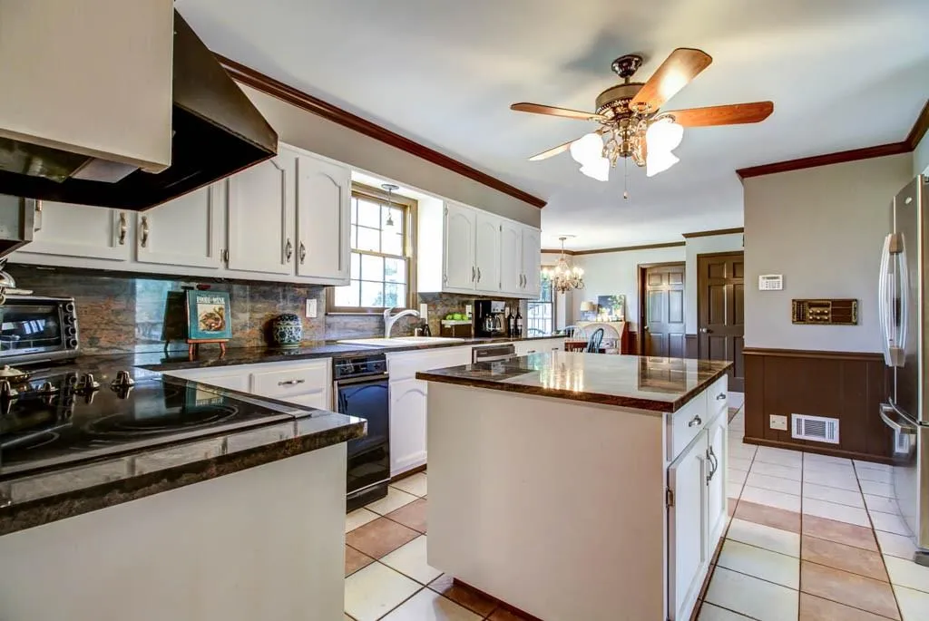 120 Marsh Glen Point, Atlanta, Georgia 30328, 6 Bedrooms Bedrooms, ,4 BathroomsBathrooms,Residential,Sold,120 Marsh Glen Point,5597029