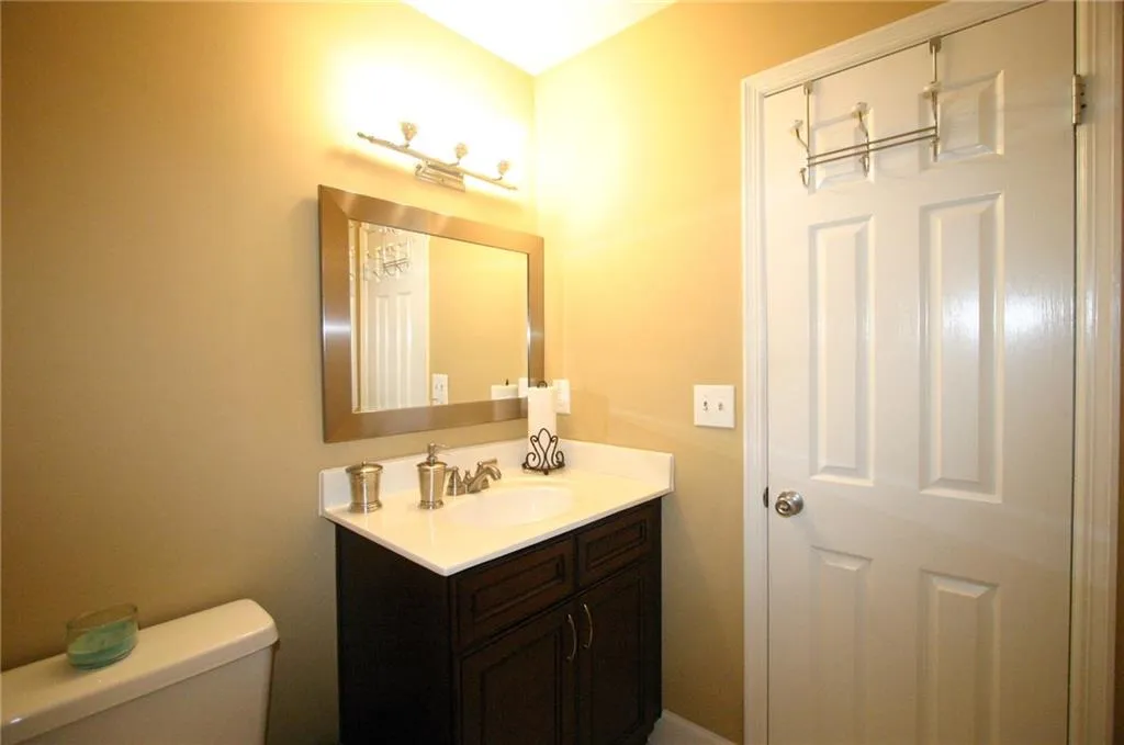 110 Towergate Place, Sandy Springs, Georgia 30350, 2 Bedrooms Bedrooms, ,2 BathroomsBathrooms,Residential,Sold,110 Towergate Place,5626520