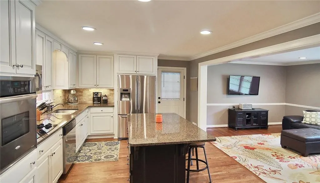 5981 Hilderbrand Drive, Sandy Springs, Georgia 30328, 3 Bedrooms Bedrooms, ,2 BathroomsBathrooms,Residential,Sold,5981 Hilderbrand Drive,5689737