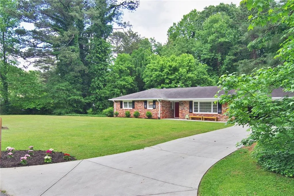 5981 Hilderbrand Drive, Sandy Springs, Georgia 30328, 3 Bedrooms Bedrooms, ,2 BathroomsBathrooms,Residential,Sold,5981 Hilderbrand Drive,5689737