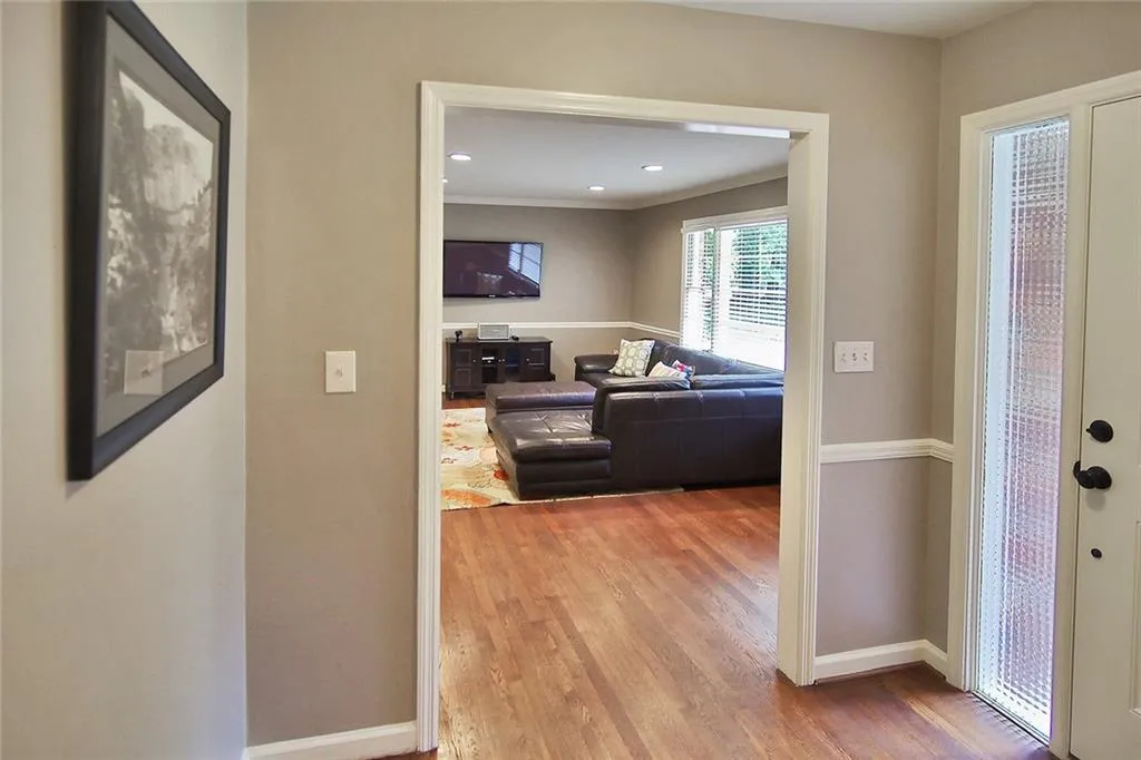5981 Hilderbrand Drive, Sandy Springs, Georgia 30328, 3 Bedrooms Bedrooms, ,2 BathroomsBathrooms,Residential,Sold,5981 Hilderbrand Drive,5689737