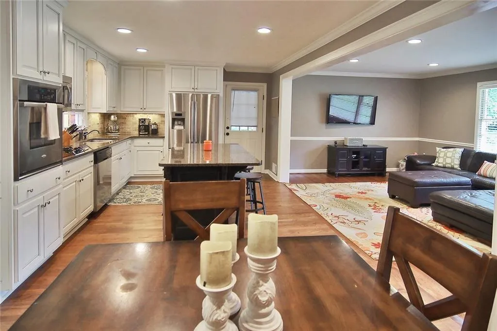 5981 Hilderbrand Drive, Sandy Springs, Georgia 30328, 3 Bedrooms Bedrooms, ,2 BathroomsBathrooms,Residential,Sold,5981 Hilderbrand Drive,5689737