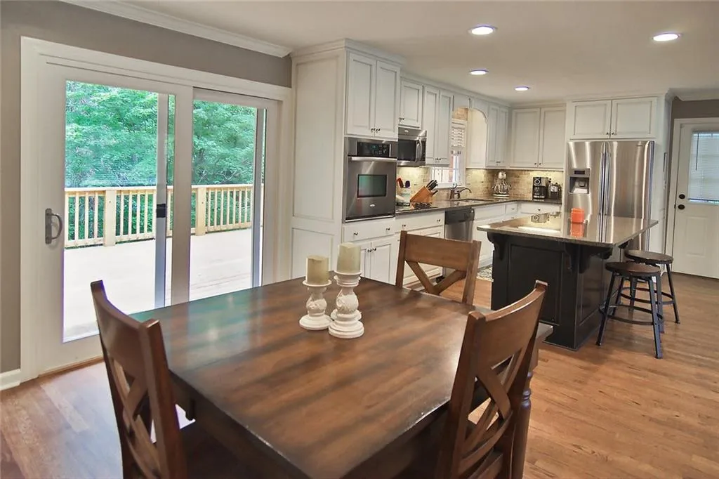5981 Hilderbrand Drive, Sandy Springs, Georgia 30328, 3 Bedrooms Bedrooms, ,2 BathroomsBathrooms,Residential,Sold,5981 Hilderbrand Drive,5689737