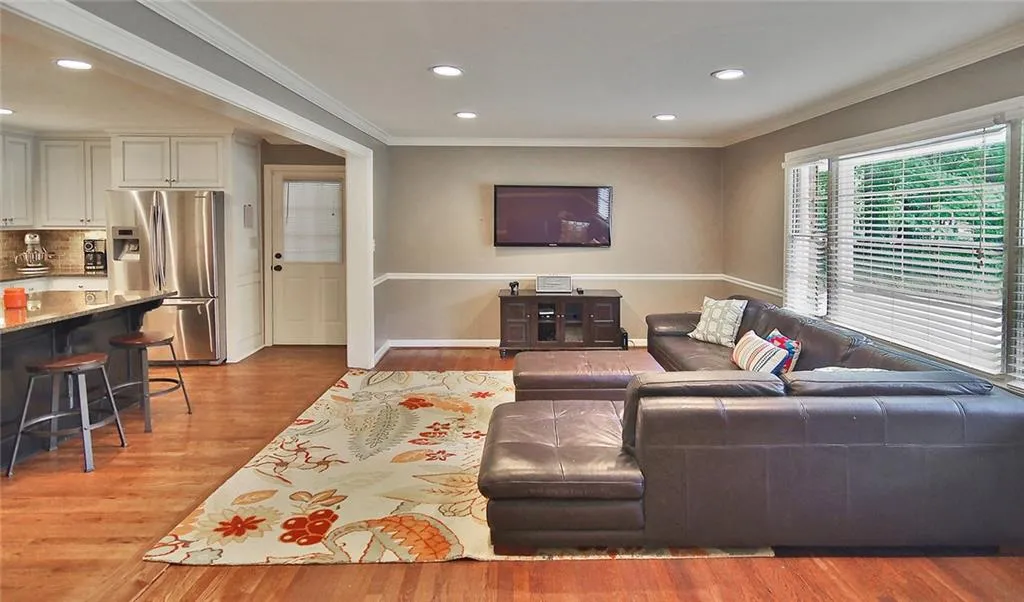 5981 Hilderbrand Drive, Sandy Springs, Georgia 30328, 3 Bedrooms Bedrooms, ,2 BathroomsBathrooms,Residential,Sold,5981 Hilderbrand Drive,5689737