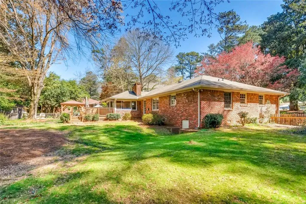4780 Chatworth Court, Sandy Springs, Georgia 30342, 4 Bedrooms Bedrooms, ,2 BathroomsBathrooms,Residential,Sold,4780 Chatworth Court,6525861