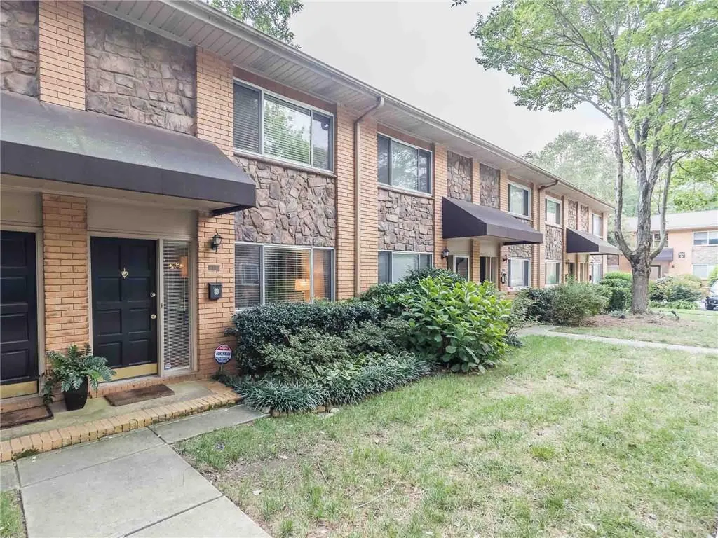 100 Biscayne Drive Nw Unit C 2, Atlanta, Georgia 30309, 2 Bedrooms Bedrooms, ,1 BathroomBathrooms,Residential,Sold,100 Biscayne Drive Nw Unit C 2,5900356