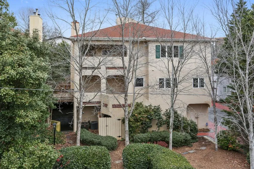 3491 Roswell Road Ne Unit B, Atlanta, Georgia 30305, 3 Bedrooms Bedrooms, ,3 BathroomsBathrooms,Residential,Sold,3491 Roswell Road Ne Unit B,5950482