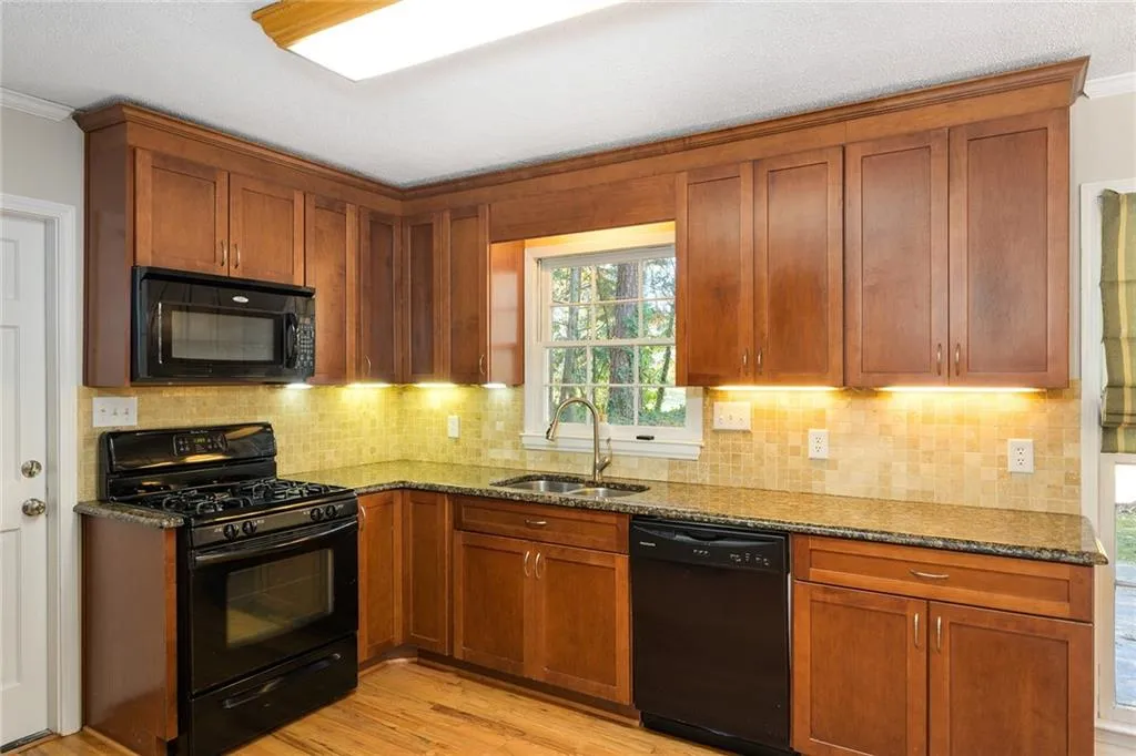 6485 Wright Road, Sandy Springs, Georgia 30328, 3 Bedrooms Bedrooms, ,2 BathroomsBathrooms,Residential,Sold,6485 Wright Road,6975971