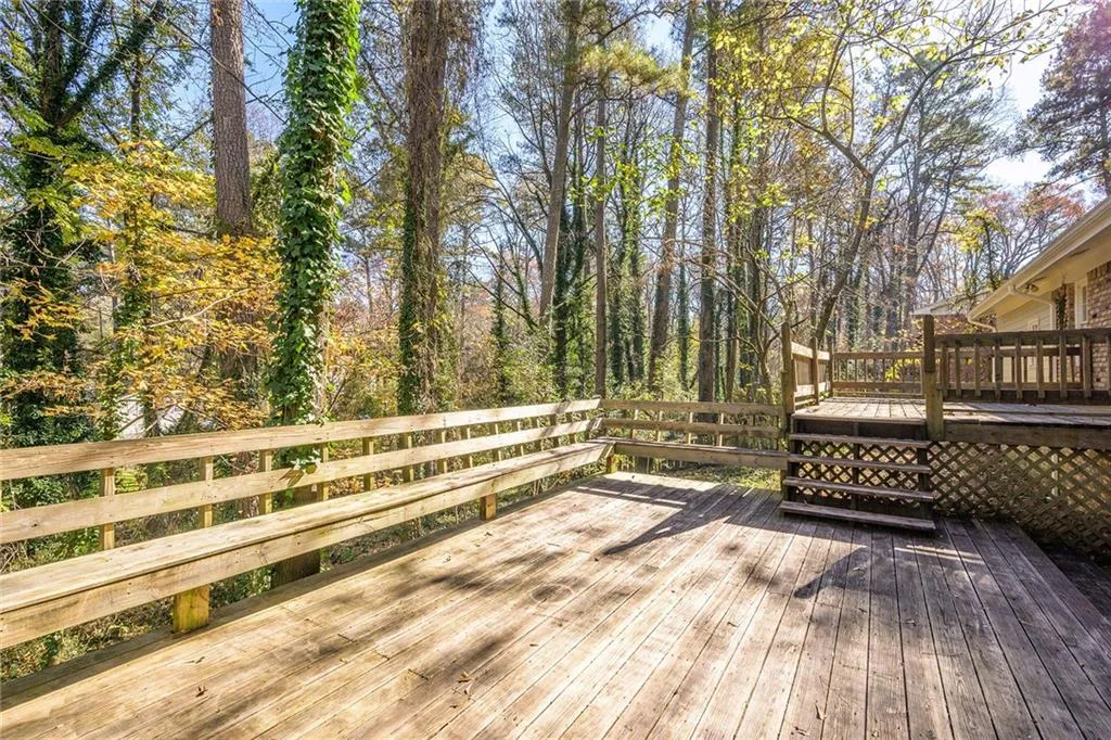 6485 Wright Road, Sandy Springs, Georgia 30328, 3 Bedrooms Bedrooms, ,2 BathroomsBathrooms,Residential,Sold,6485 Wright Road,6975971