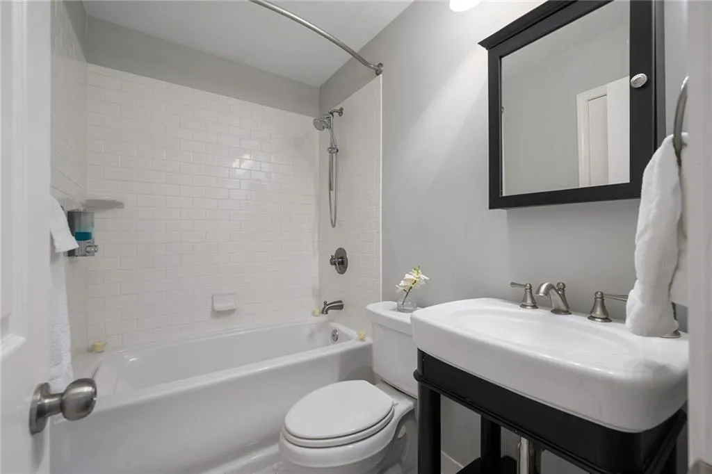 6485 Wright Road, Sandy Springs, Georgia 30328, 3 Bedrooms Bedrooms, ,2 BathroomsBathrooms,Residential,Sold,6485 Wright Road,6975971