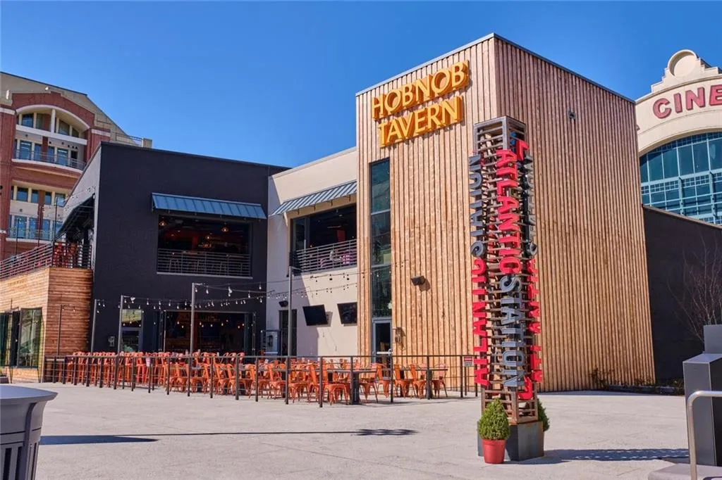 Everywhere you want to be! Just outside of Atlantic Station, and perfectly positioned at the ideal trifecta of Midtown, West Midtown & Buckhead!