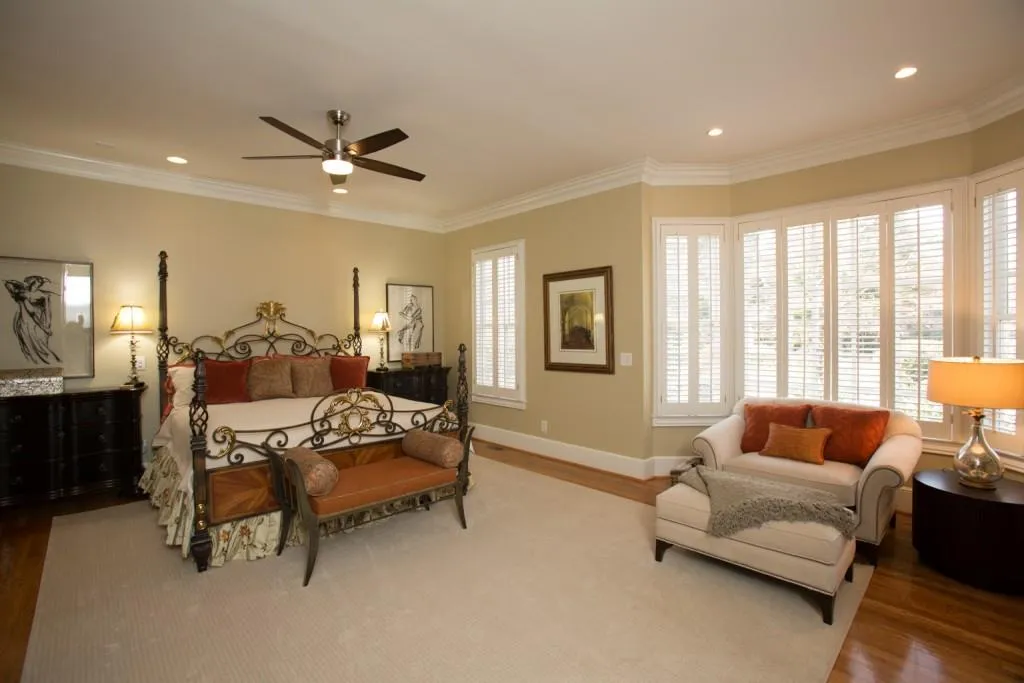 130 Enclave Circle Unit 130, Atlanta, Georgia 30342, 5 Bedrooms Bedrooms, ,4 BathroomsBathrooms,Residential,Sold,130 Enclave Circle Unit 130,5641836